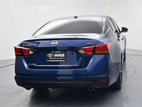 Used 2024 Nissan Altima 2.5 SR FWD image 7