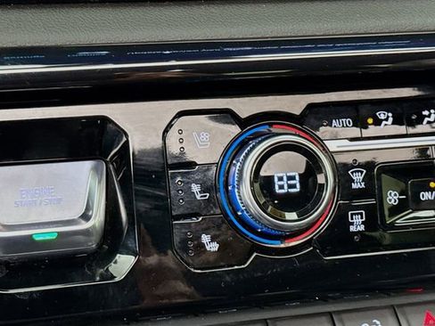 Used 2024 GMC Sierra 1500 AT4 w/ Technology Package image 24