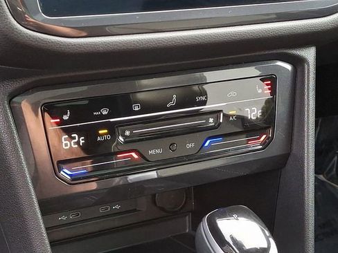 Used 2024 Volkswagen Tiguan SE R-Line image 19