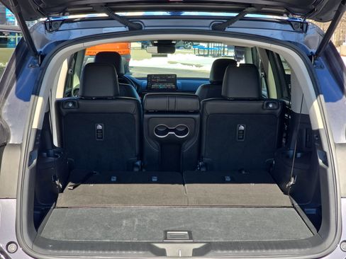 Used 2025 Honda Pilot Touring image 12