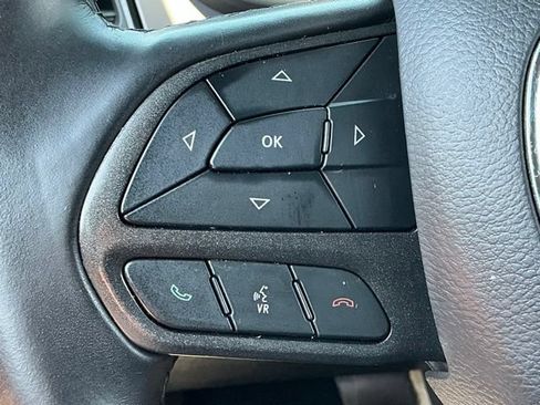 Used 2023 Dodge Challenger SXT RWD image 24