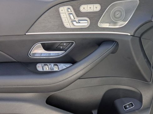 Used 2025 Mercedes-Benz GLS 450 4MATIC image 13