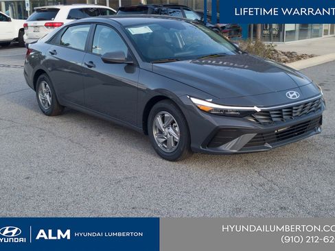 New 2026 Hyundai Elantra SE FWD image 4