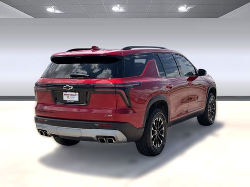 Used 2024 Chevrolet Traverse Z71 w/ Enhanced Driving Package AWD/4WD image 9