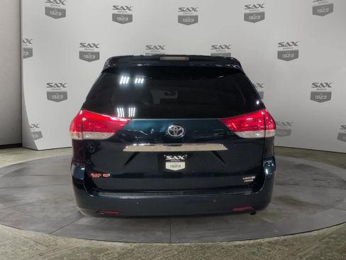 Used 2011 Toyota Sienna Limited image 5