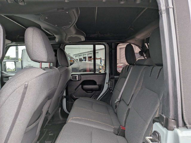 Used 2024 Jeep Wrangler Unlimited AWD/4WD image 13