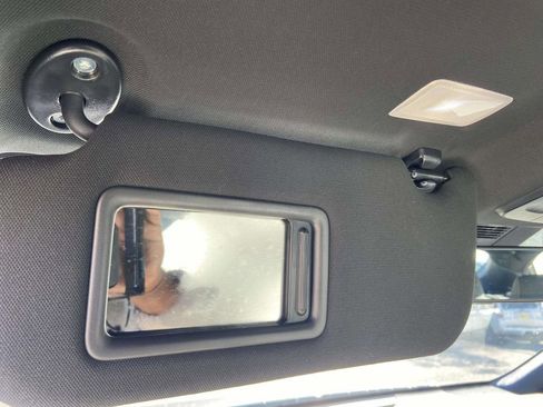 Used 2025 Toyota Camry SE w/ Convenience Package image 29