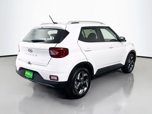 Used 2026 Hyundai Venue SEL FWD image 10