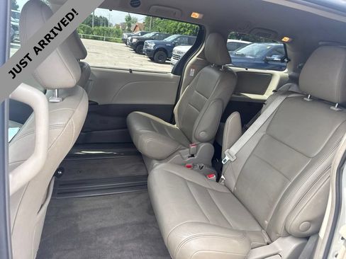 Used 2015 Toyota Sienna XLE w/ XLE Navigation Package FWD image 14