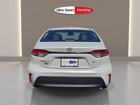 Used 2025 Toyota Corolla LE FWD image 7