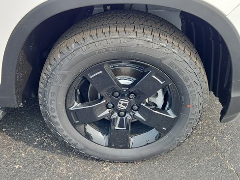 New 2025 Honda Ridgeline Black Edition image 3