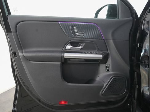 Used 2025 Mercedes-Benz GLA 250 4MATIC image 21