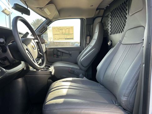 New 2025 Chevrolet Express 2500 Work Van w/ Driver Convenience Package image 20