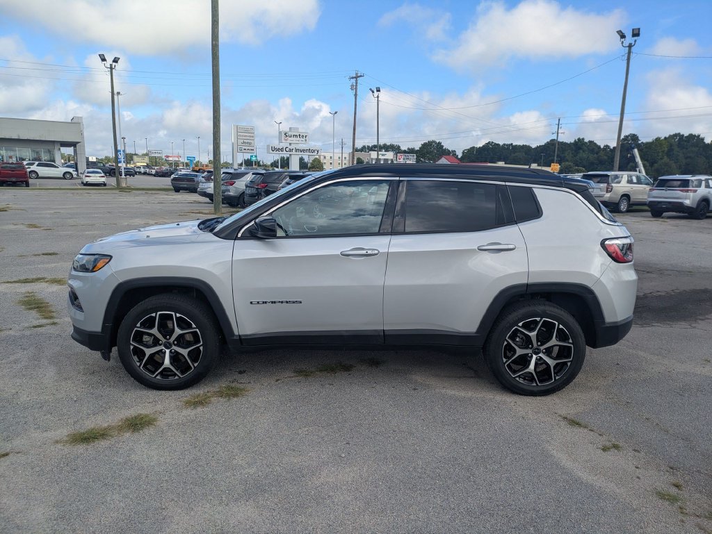 Used 2025 Jeep Compass Limited AWD/4WD image 6