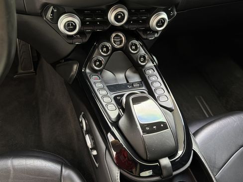 Used 2020 Aston Martin V8 Vantage Coupe RWD image 3