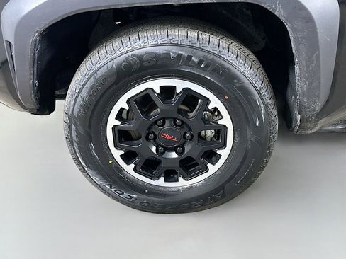 Used 2024 Toyota Tacoma TRD Off-Road image 8