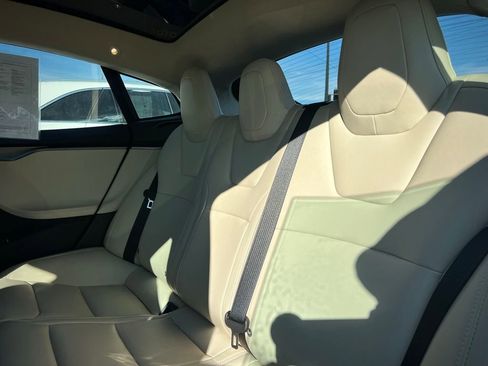 Used 2018 Tesla Model S 100D image 21