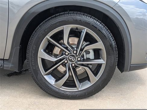 Used 2021 INFINITI QX50 Autograph w/ Premium White Leather Package image 11