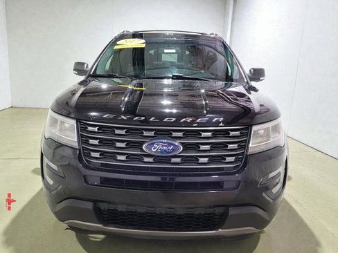 Used 2017 Ford Explorer XLT w/ Equipment Group 202A image 18