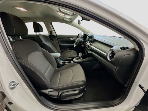 Used 2023 Kia Forte LXS image 31