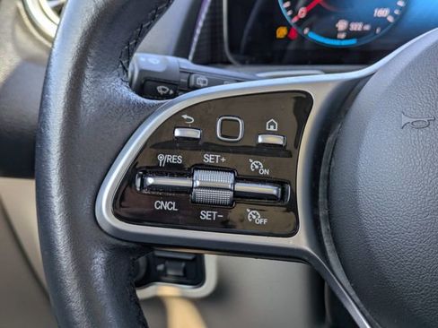 Used 2022 Mercedes-Benz GLB 250 image 26