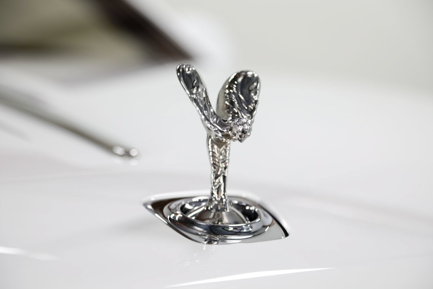Used 2018 Rolls-Royce Dawn RWD image 15