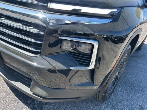 New 2026 Chevrolet Traverse LT w/ Sun and Wheel Package FWD image 9