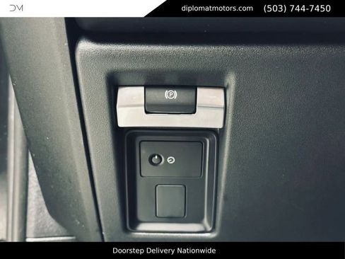 Used 2022 Land Rover Defender 110 V8 AWD/4WD image 36