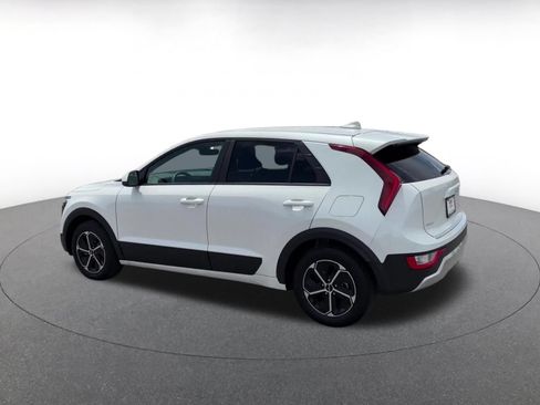 Used 2026 Kia Niro LX FWD image 9