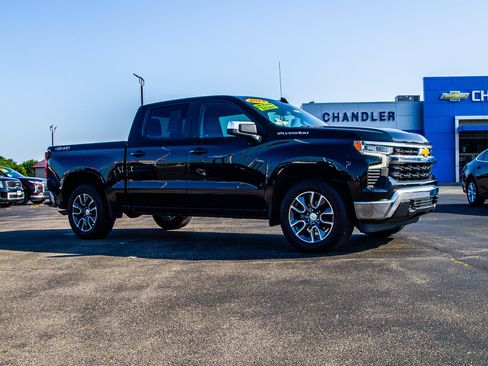 Used 2024 Chevrolet Silverado 1500 LT AWD/4WD image 9