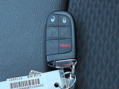 Certified 2024 Jeep Compass Latitude image 26