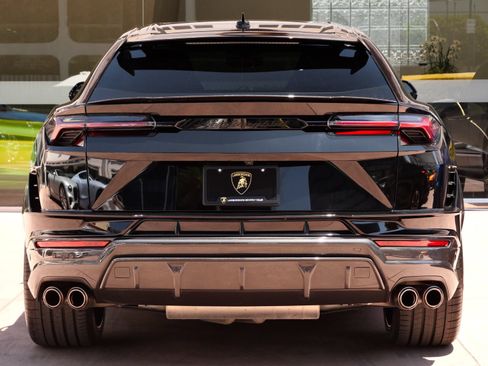 Used 2023 Lamborghini Urus Performante AWD/4WD image 4