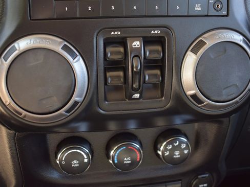 Used 2017 Jeep Wrangler Unlimited Sport w/ Quick Order Package 24S AWD/4WD image 20