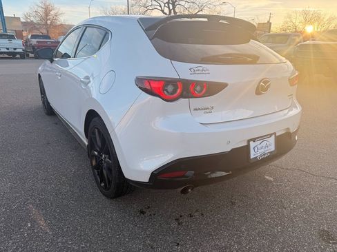 Used 2024 MAZDA MAZDA3 Hatchback w/Premium Plus Pkg image 8
