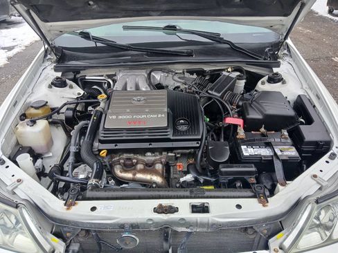 Used 2004 Toyota Avalon XLS image 9