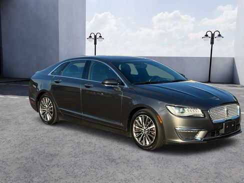 Used 2017 Lincoln MKZ Select image 4