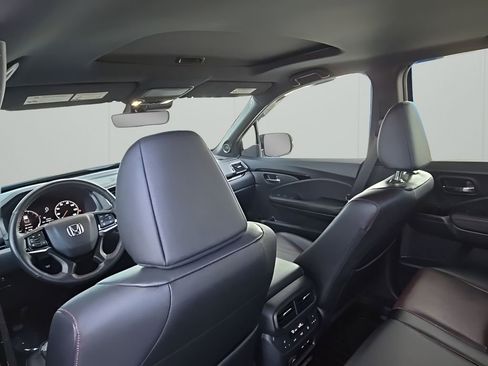 Used 2024 Honda Ridgeline Black Edition image 13