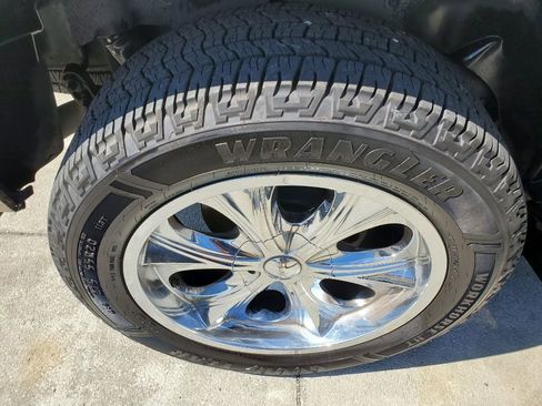 Used 2004 Chevrolet Tahoe LS RWD image 17