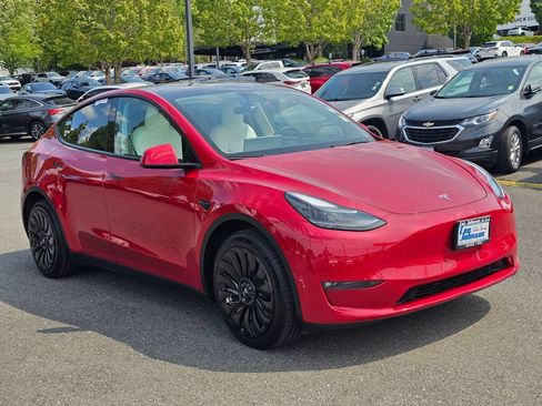 Used 2023 Tesla Model Y Long Range AWD/4WD image 3