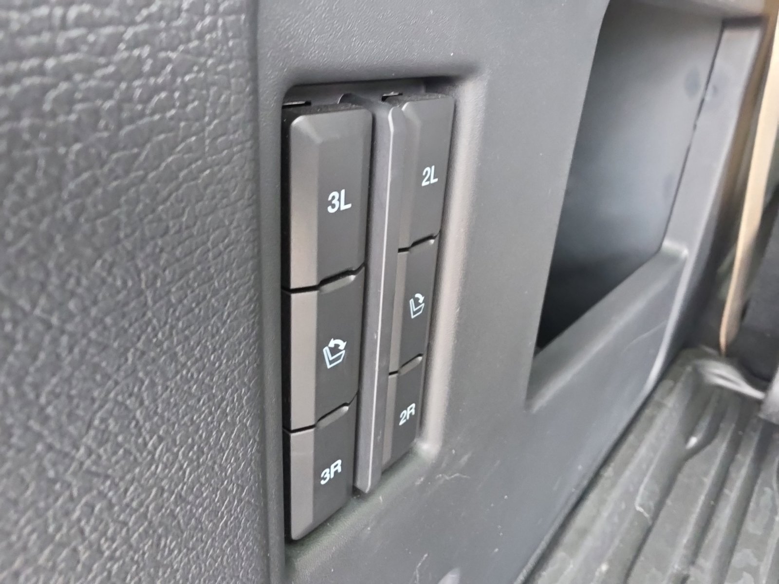 Used 2023 Ford Expedition Limited AWD/4WD image 14