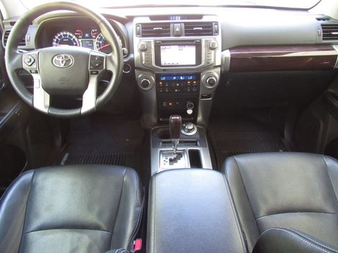 Used 2018 Toyota 4Runner Limited AWD/4WD image 33