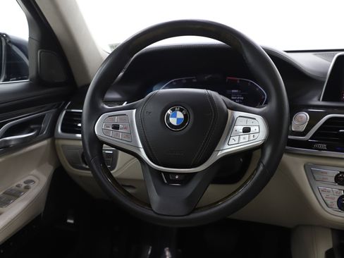 Used 2020 BMW 750i xDrive w/ Executive Package AWD/4WD image 17