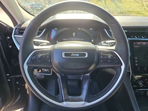 Used 2023 Jeep Grand Cherokee Limited w/ Luxury Tech Group II image 27