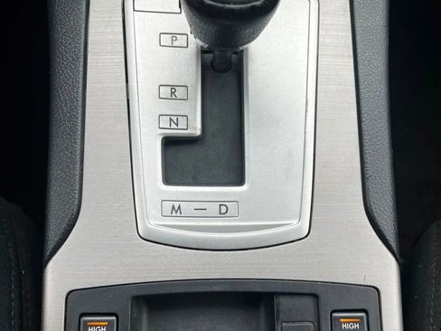 Used 2013 Subaru Outback 2.5i Premium w/ All-Weather Pkg image 16