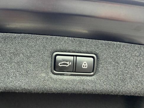 Used 2017 Genesis G90 3.3T Premium RWD image 49