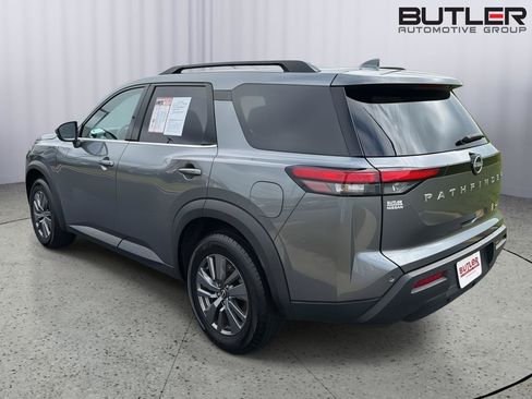 Used 2024 Nissan Pathfinder SV FWD image 4