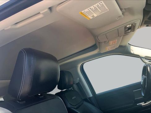 Used 2025 Ford Expedition Platinum AWD/4WD image 14