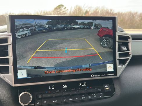 Used 2023 Toyota Tundra Limited image 33