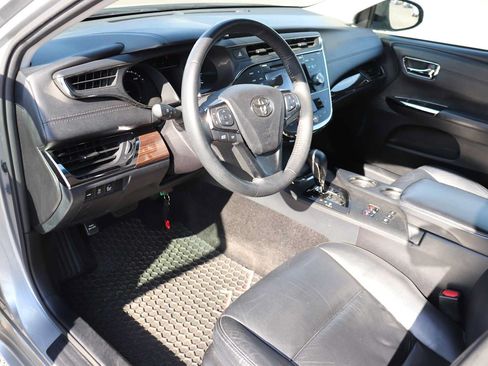Used 2015 Toyota Avalon XLE Touring FWD image 10