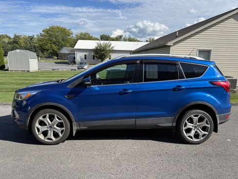Used 2019 Ford Escape Titanium w/ U9j03 - Titanium Tow Package AWD/4WD image 7